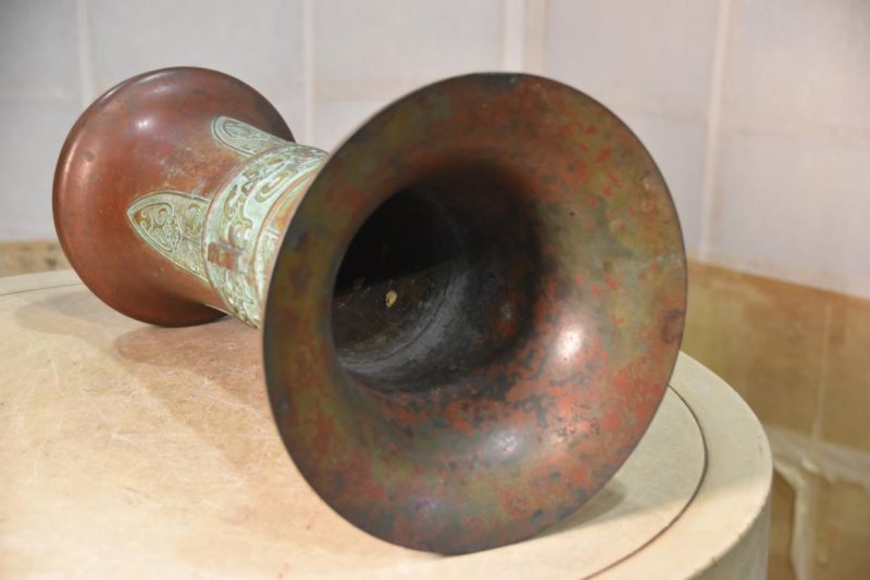 Japanese Seido Bronze Vase Height:385mm - Image 5