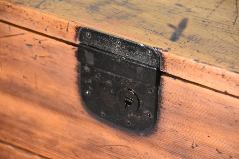 Choba Dansu Traditional Japanese Merchant Chest from Osaka Width:910mm - Image 12