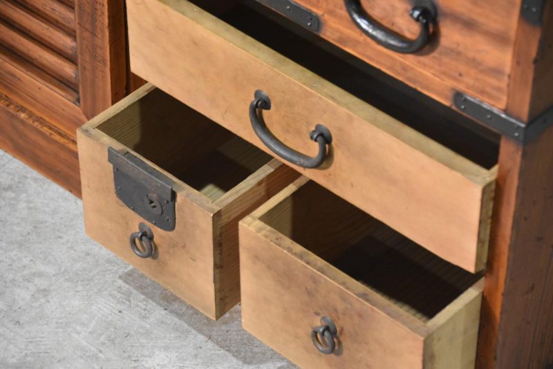 Choba Dansu Traditional Japanese Merchant Chest from Osaka Width:910mm - Image 8