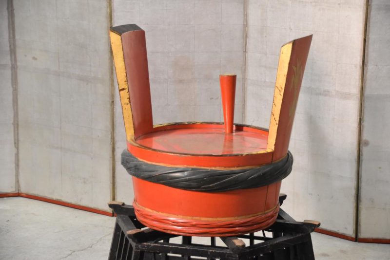 Ceremonial Lacquered Sake Barrel in a Hanging Basket Width:820mm