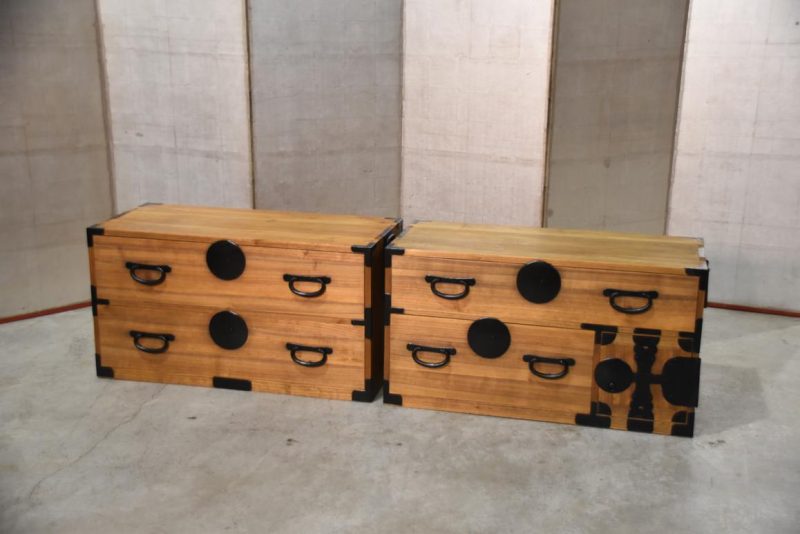 Antique 4 Drawer Clothing Chest (2 Sections) Width:950mm - Image 4
