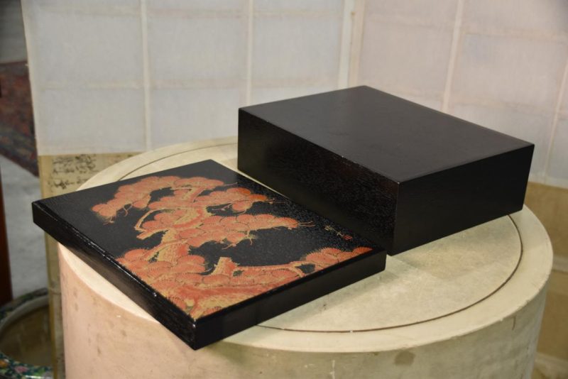 Lacquered Suzuri Bako Writing Box Width: 330mm - Image 12