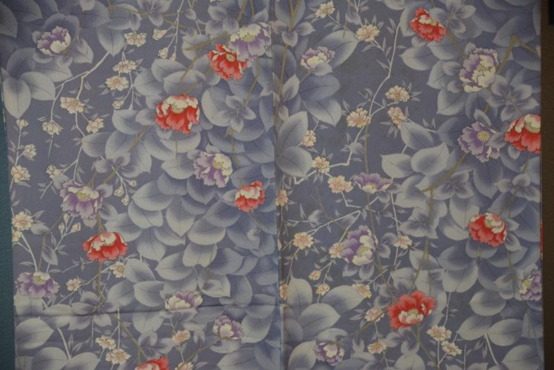 Pretty Mauve Silk Kimono - Image 2