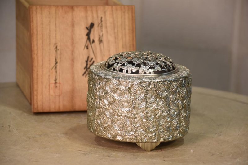 Japanese Chrysanthemum Incense Burner Width:130mm - Image 2