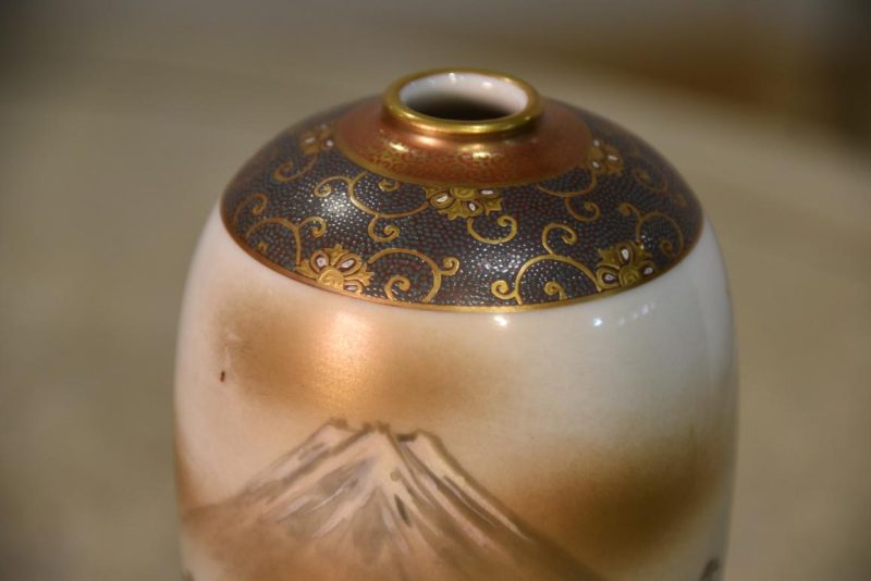 Japanese Mt Fuji Kutani Vase Width:65mm - Image 8