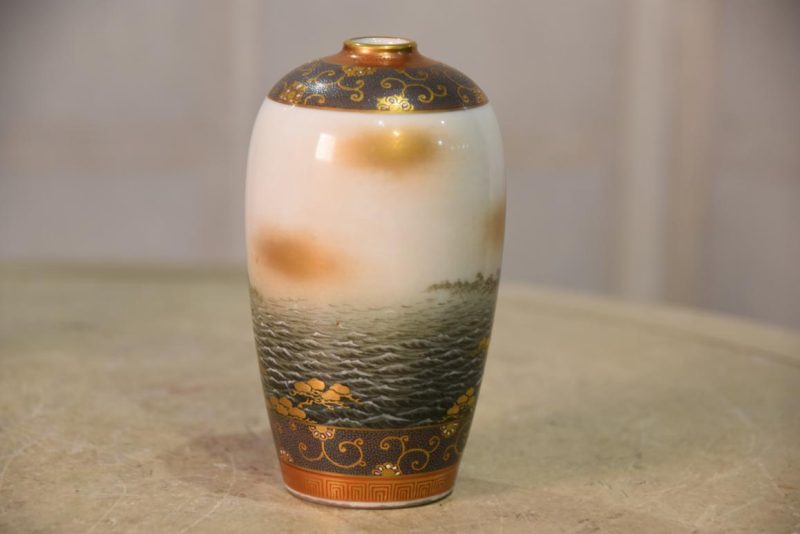 Japanese Mt Fuji Kutani Vase Width:65mm - Image 5