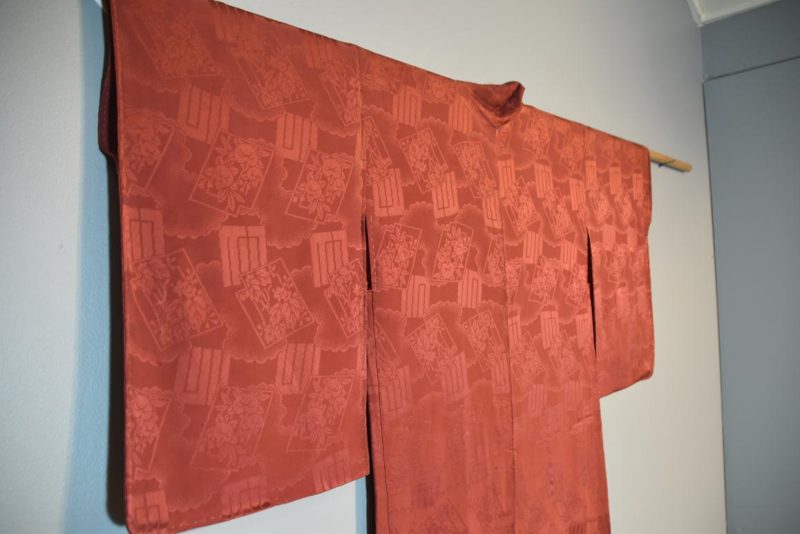 Silk Haori, a traditional Kimono Jacket - Image 3