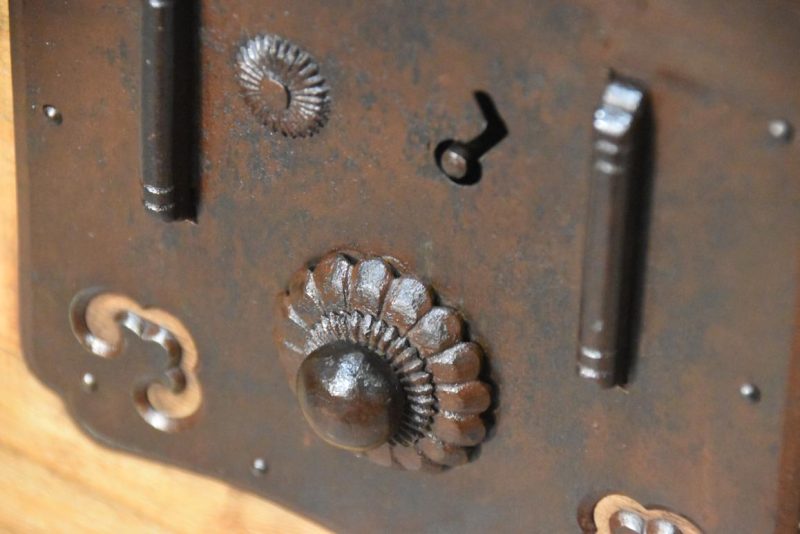 Thick Paulownia Antique Clothing Chest Width:880mm - Image 4