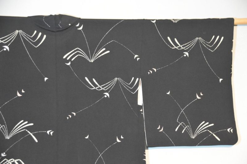 Black Hoari w White Abstract Design - Image 6