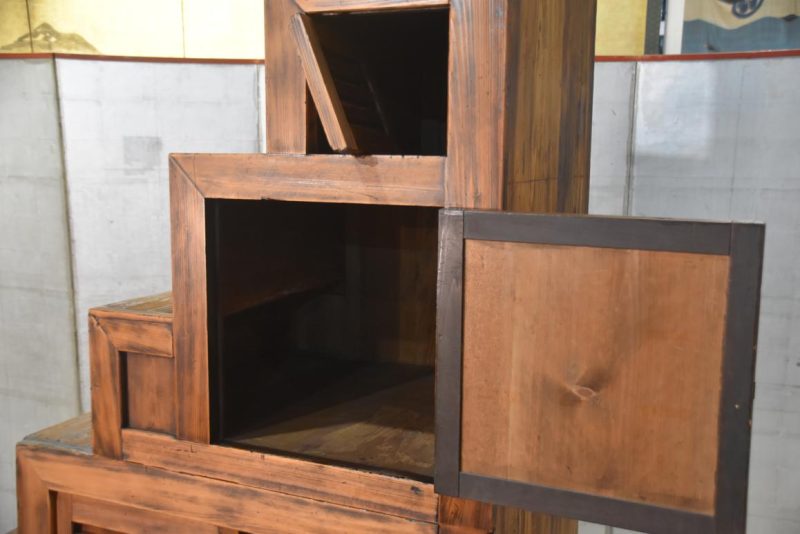 Kaidan Dansu Antique Step Chest Width:1510mm - Image 5