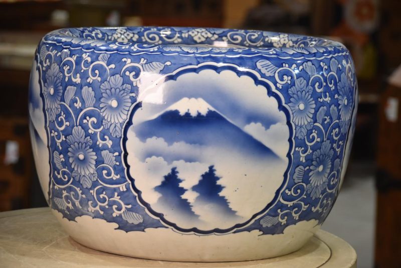 Japanese Blue and White Mt Fuji Hibachi Urn Width:460mm - Image 9