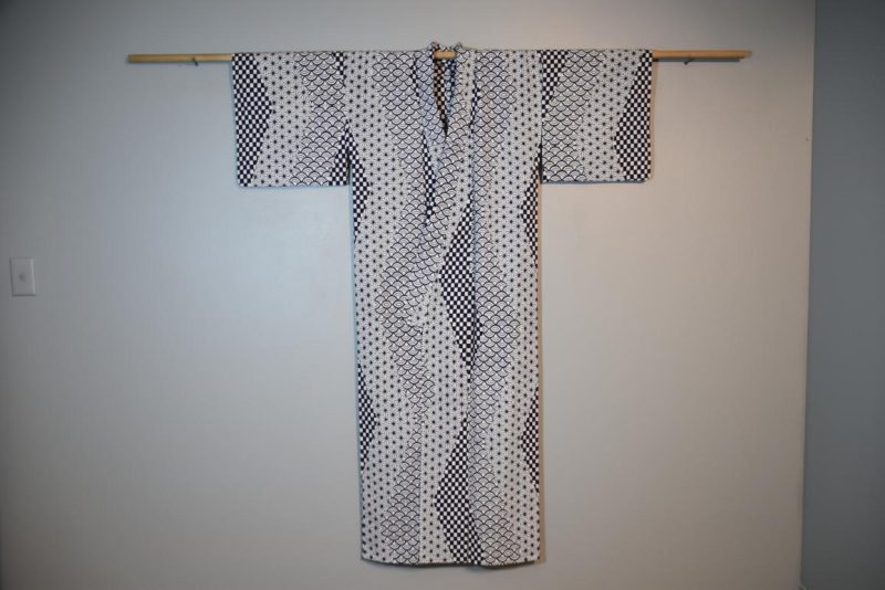 Blue and White Cotton Yukata - Image 3