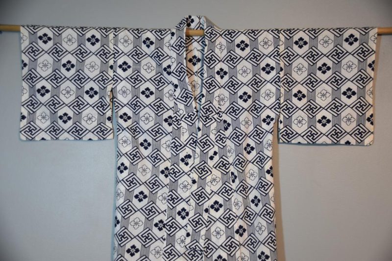 Blue and White Cotton Yukata - Image 4