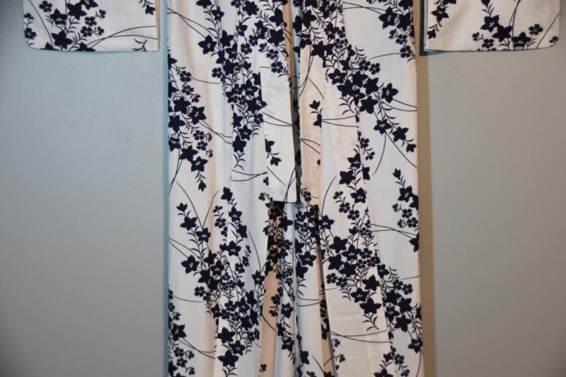 Blue and White Cotton Yukata - Image 3