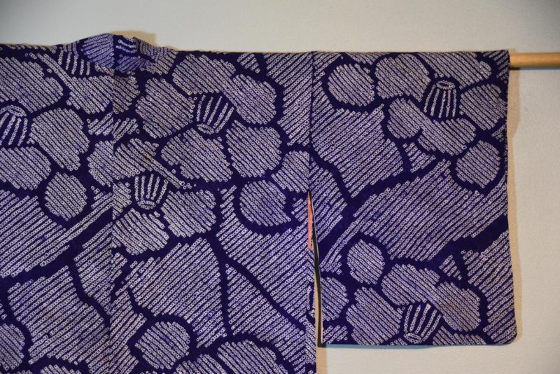 A Shibori tie dyed silk Hoari - Image 2