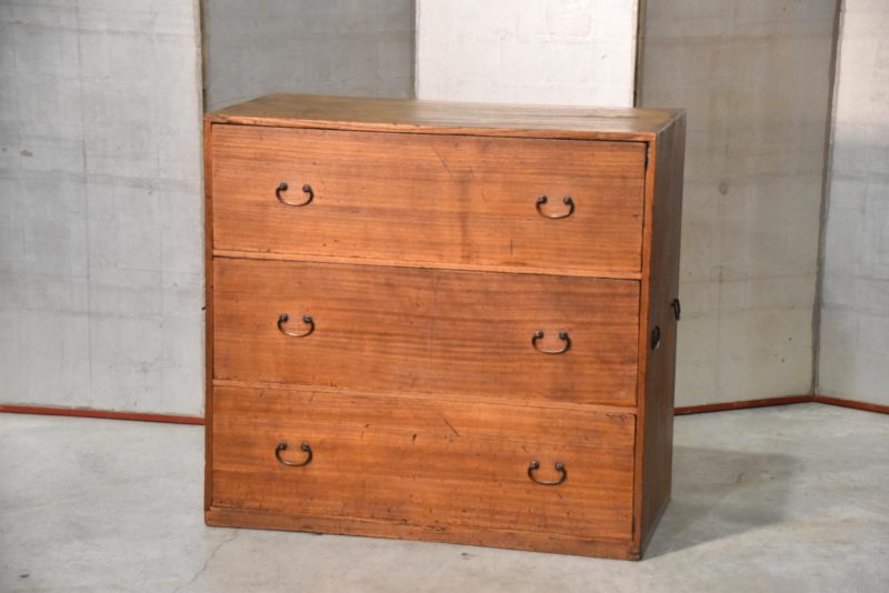Antique 3 Drawer Clothing Chest Width:970mm - Image 2
