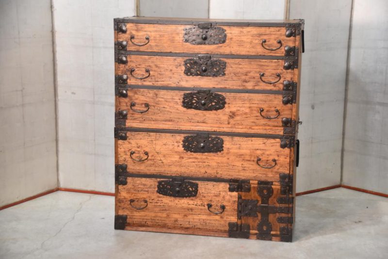 Edo Period Clothing Chest (2 Sections) Width:1030mm - Image 16