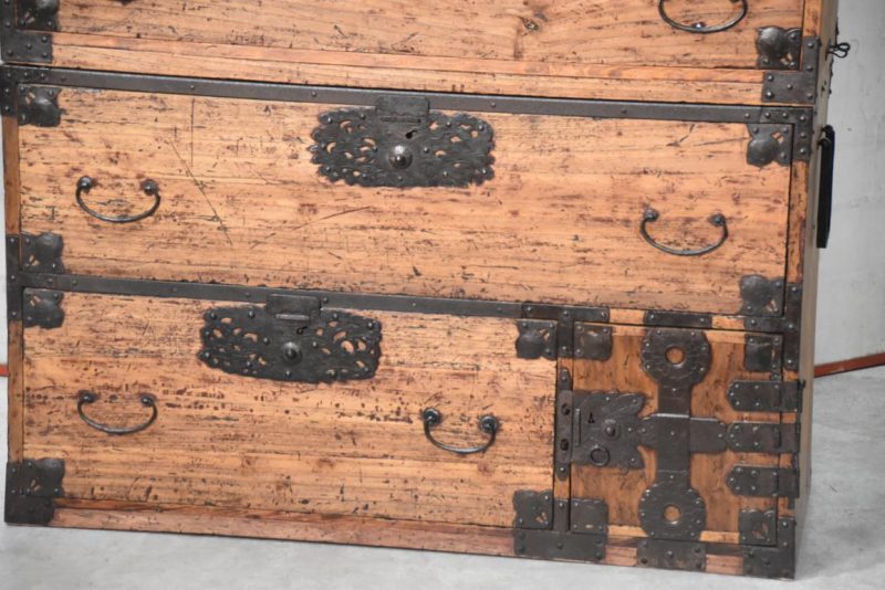 Edo Period Clothing Chest (2 Sections) Width:1030mm - Image 14