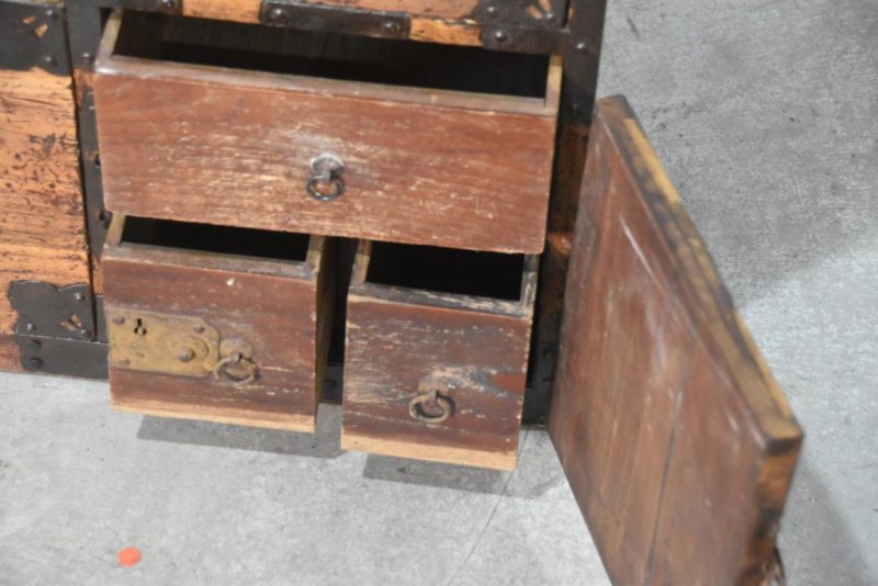 Edo Period Clothing Chest (2 Sections) Width:1030mm - Image 10
