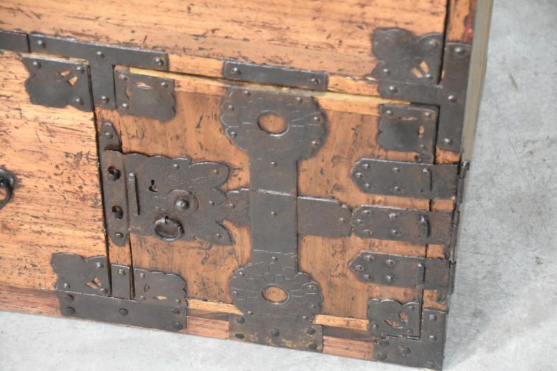 Edo Period Clothing Chest (2 Sections) Width:1030mm - Image 9