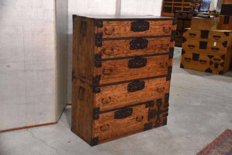 Edo Period Clothing Chest (2 Sections) Width:1030mm - Image 4