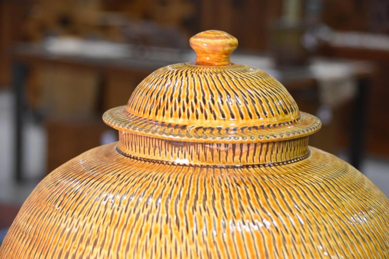 Japanese Mingei Onta Pottery Lidded Urn Width:340mm - Image 2