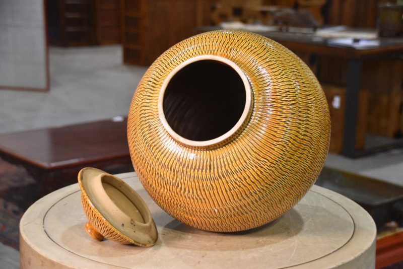 Japanese Mingei Onta Pottery Lidded Urn Width:340mm - Image 4