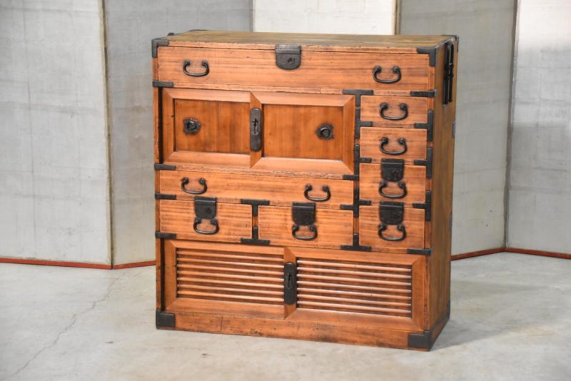 Choba Dansu Traditional Japanese Merchant Chest from Osaka Width:950mm - Image 17