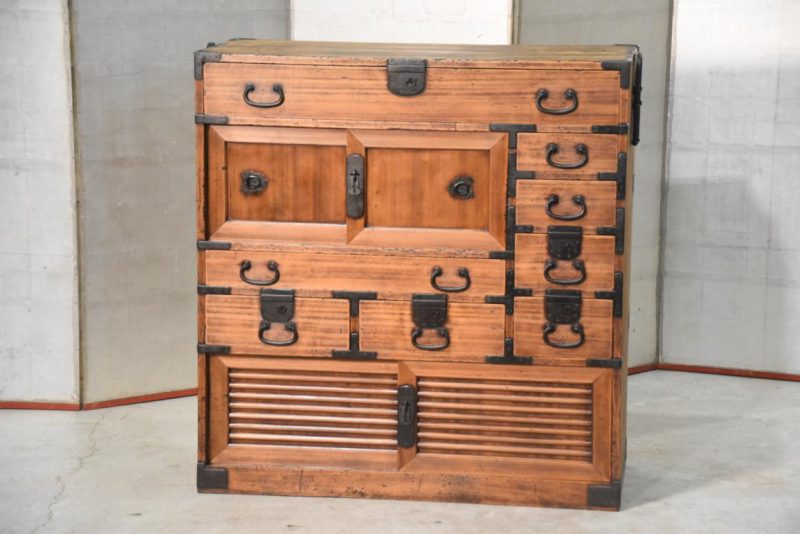 Choba Dansu Traditional Japanese Merchant Chest from Osaka Width:950mm - Image 16