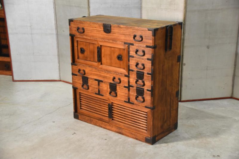 Choba Dansu Traditional Japanese Merchant Chest from Osaka Width:950mm - Image 15
