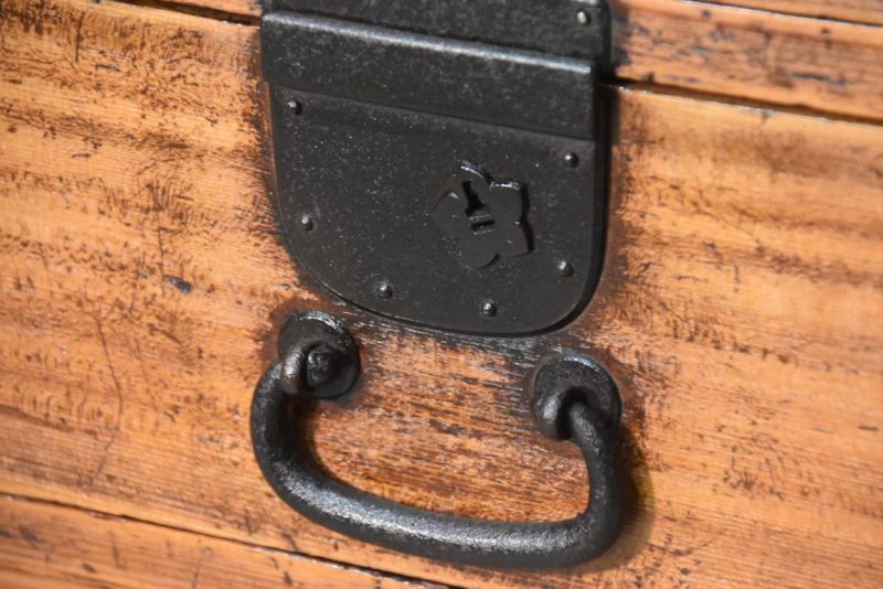 Choba Dansu Traditional Japanese Merchant Chest from Osaka Width:950mm - Image 8