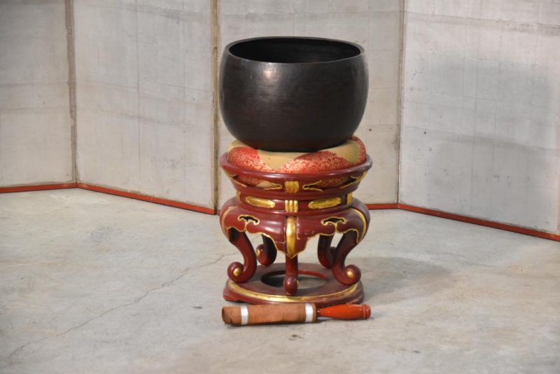 Japanese Buddhist Rin Bell and Stand Height:690mm - Image 2