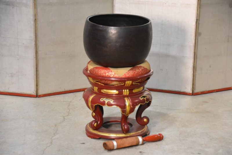 Japanese Buddhist Rin Bell and Stand Height:690mm