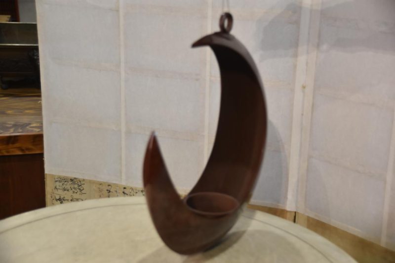Japanese Crescent Moon Vase Width:315mm - Image 2