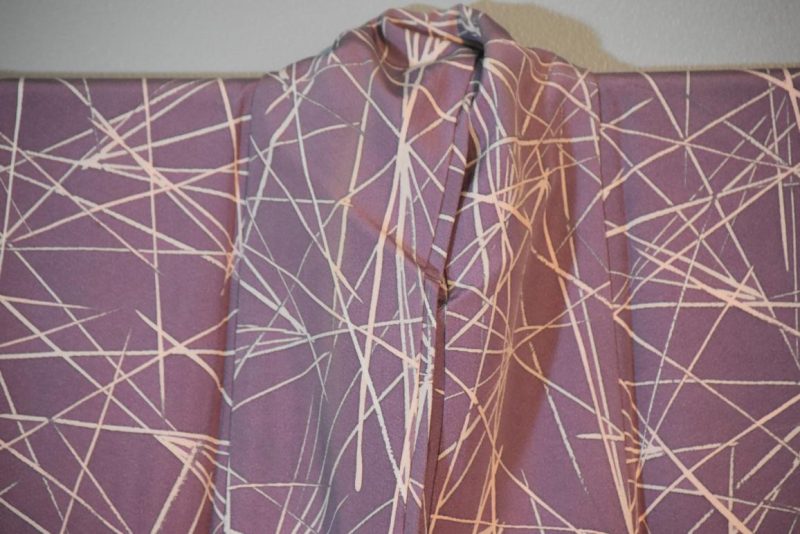 Bring on your Mauve Moves Silk Crepe Kimono - Image 3