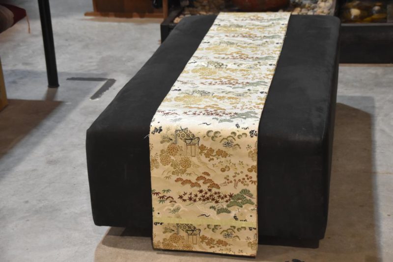 Flying Cranes with gold detail Obi