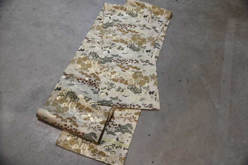 Flying Cranes with gold detail Obi - Image 3