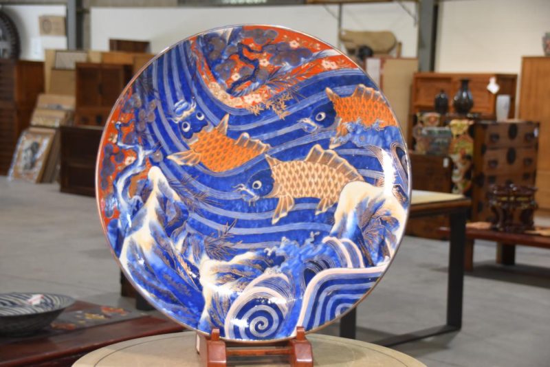Large Coloured Imari Koi Charger Width:537mm - Image 8