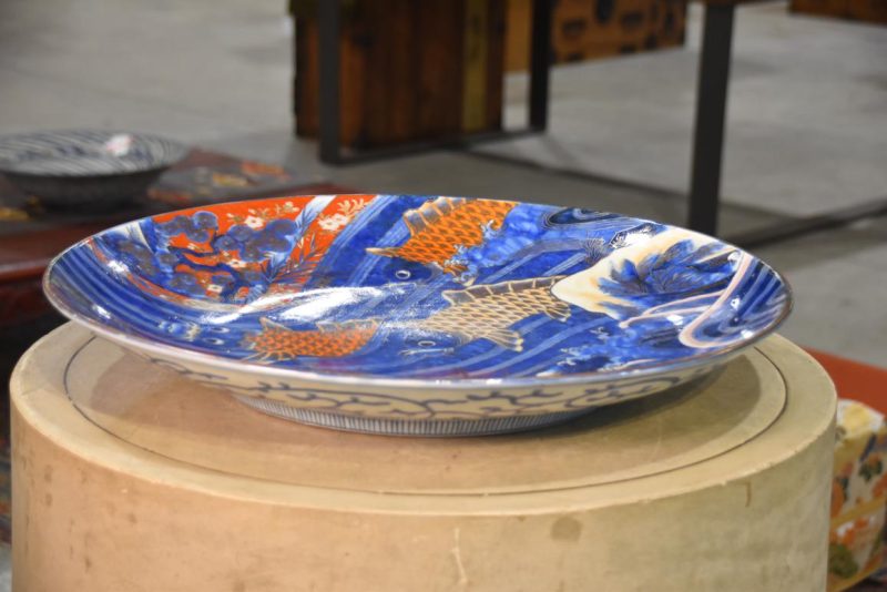 Large Coloured Imari Koi Charger Width:537mm - Image 4
