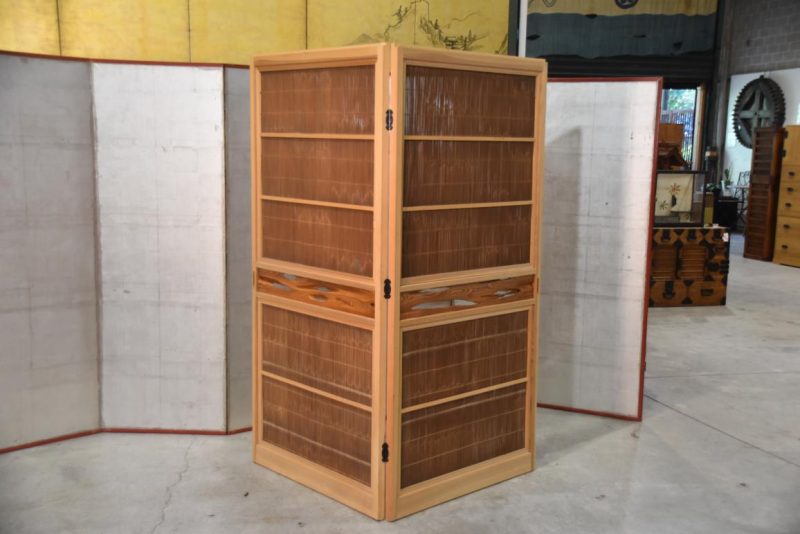 A Pair of Japanese Summer Doors (Hinged together) Width:1780mm - Image 3