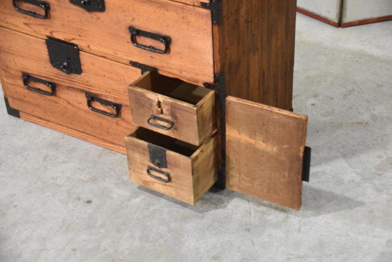 Antique 4 Drawer Clothing Chest  Width:800mm - Image 8