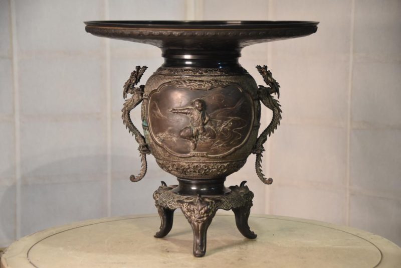Bronze Usubata Vase