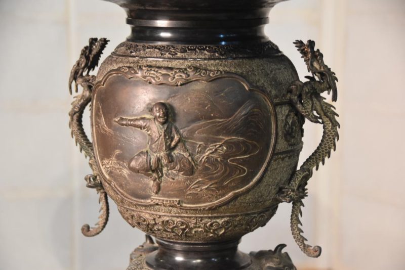 Bronze Usubata Vase - Image 2