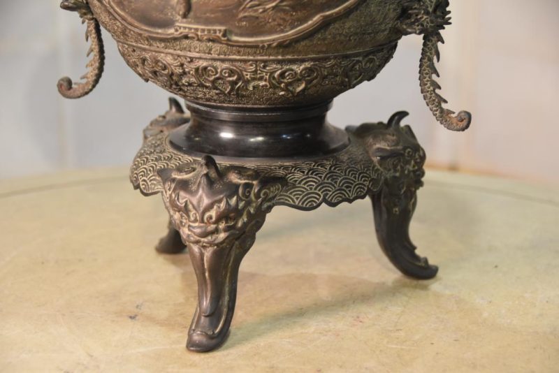 Bronze Usubata Vase - Image 7