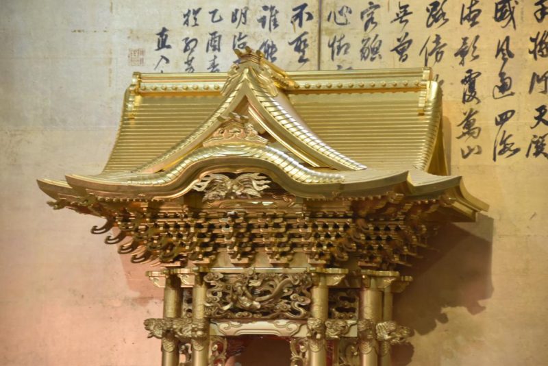 Japanese Wood & Gild Shrine - Image 2