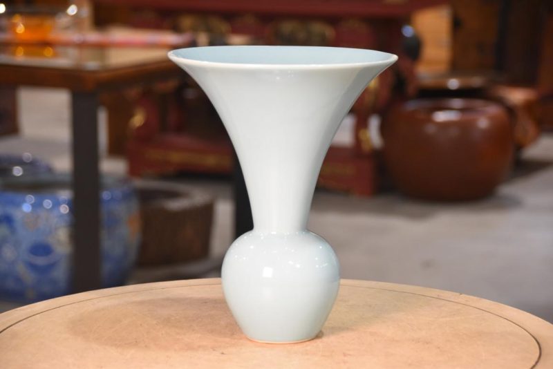 Japanese Porcelain Vase......280 mm's high