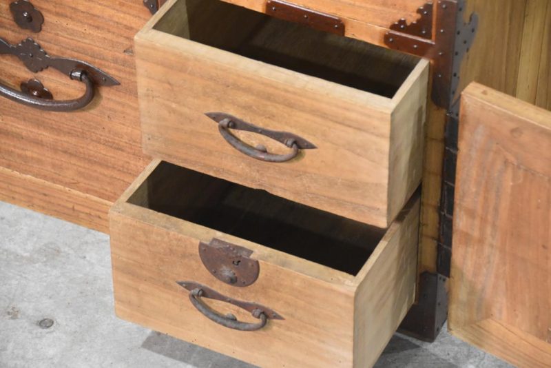 Antique Nihonmatsu 2 Section Clothing Chest 4 Drawers and Cash Door Width:910mm - Image 9