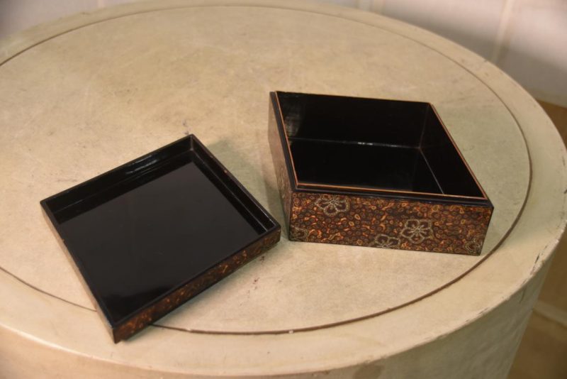 Japanese Wakasa Lacquer Diamond Shaped Lidded Box Width:225mm - Image 7