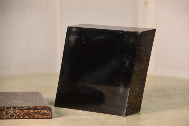 Japanese Wakasa Lacquer Diamond Shaped Lidded Box Width:225mm - Image 3