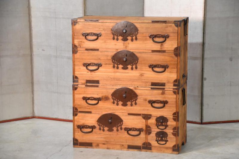 Antique 2 Section Clothing Chest with Fan Lock Plates  Width:880mm - Image 2